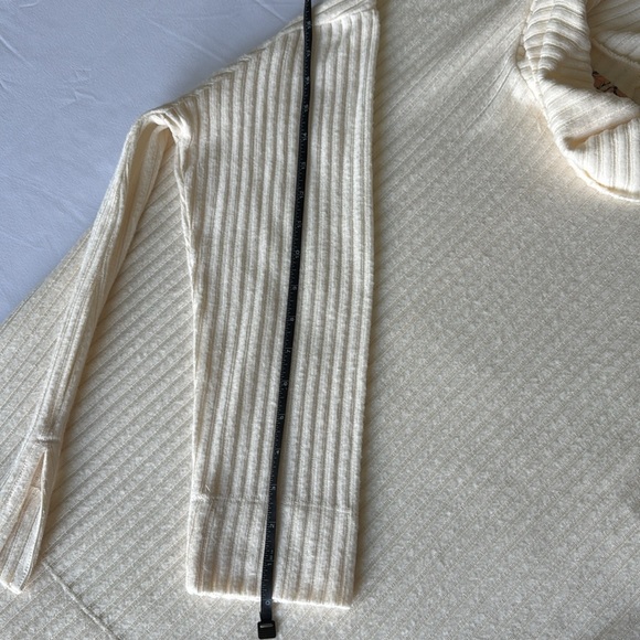 Maeve sweater ivory NWT Size L oversized gorgeous - Picture 7 of 11